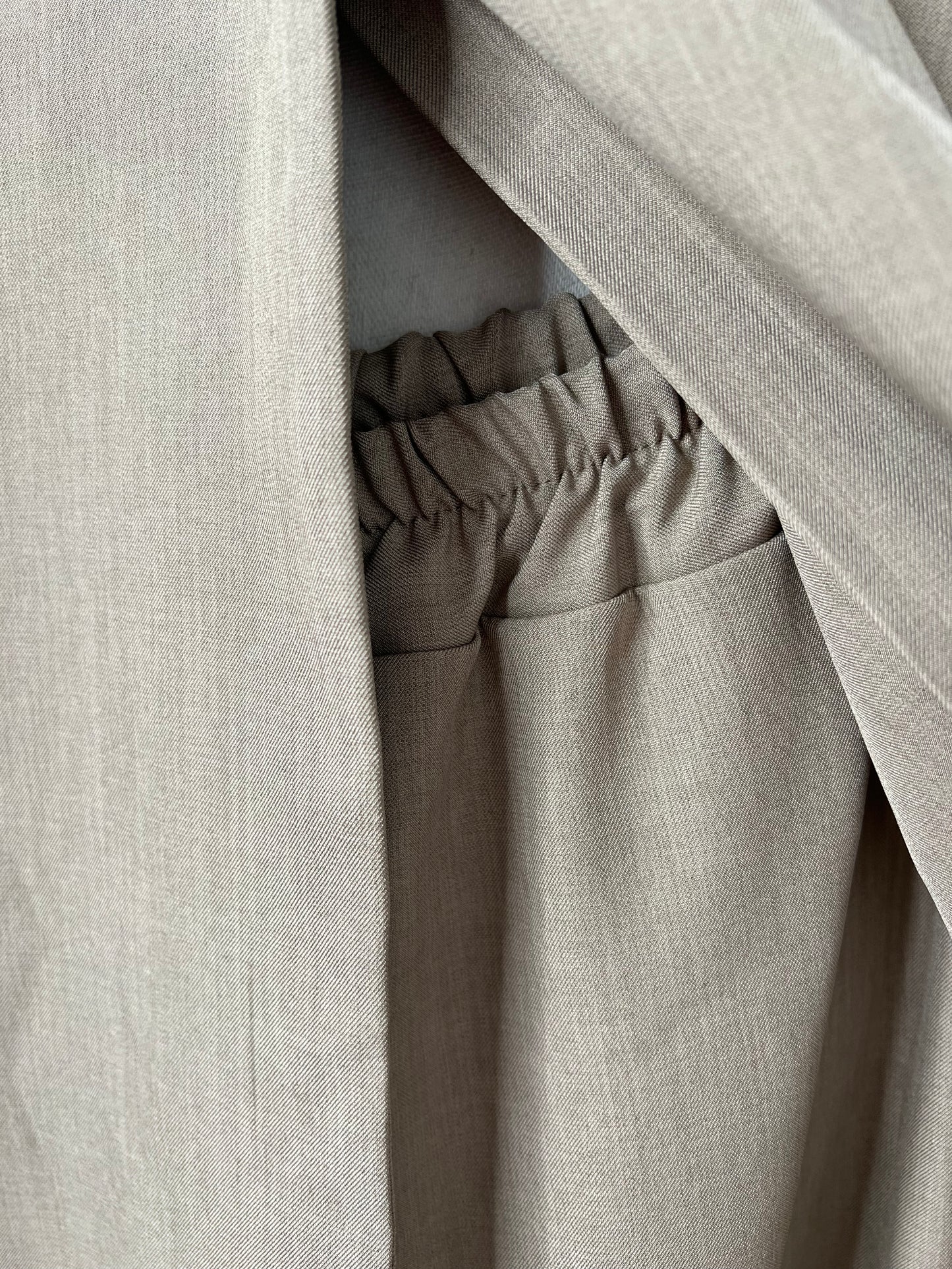 Ensemble Gold Button Taupe
